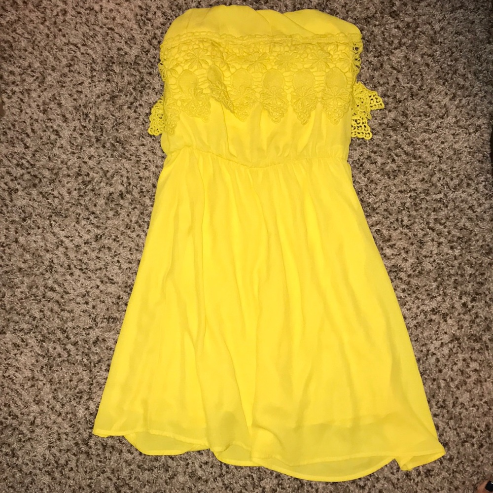 Gianni Bini Strapless Mini Dress